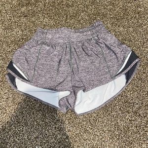 LULULEMON Hotty Hot Shorts 2.5